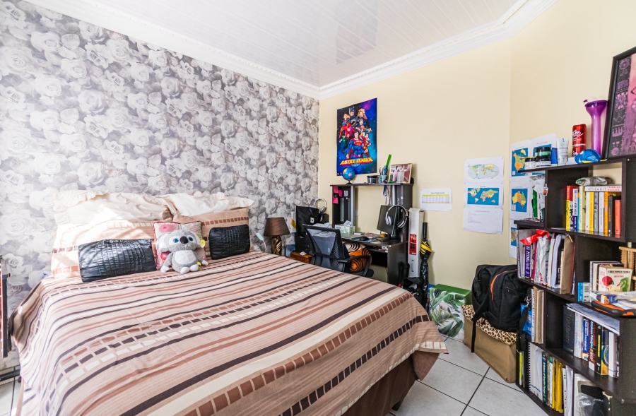 2 Bedroom Property for Sale in Die Hoewes Gauteng