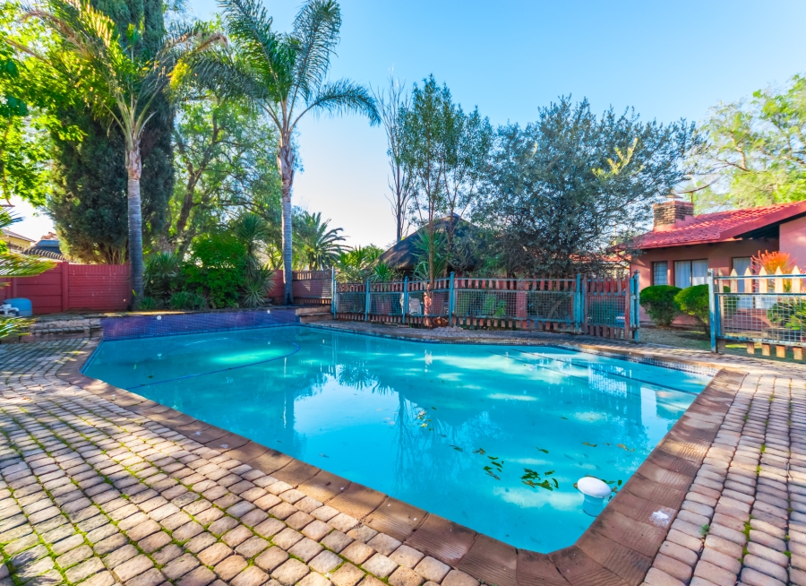 5 Bedroom Property for Sale in Doringkloof Gauteng