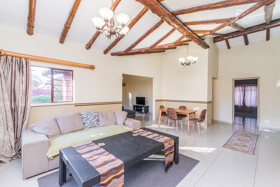 5 Bedroom Property for Sale in Doringkloof Gauteng