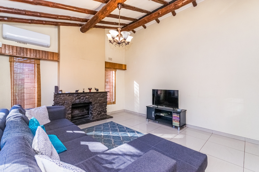5 Bedroom Property for Sale in Doringkloof Gauteng