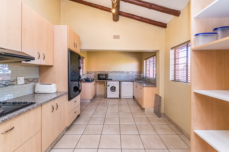 5 Bedroom Property for Sale in Doringkloof Gauteng