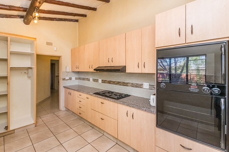 5 Bedroom Property for Sale in Doringkloof Gauteng