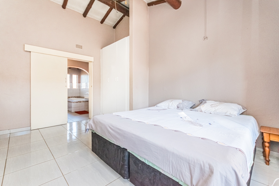 5 Bedroom Property for Sale in Doringkloof Gauteng