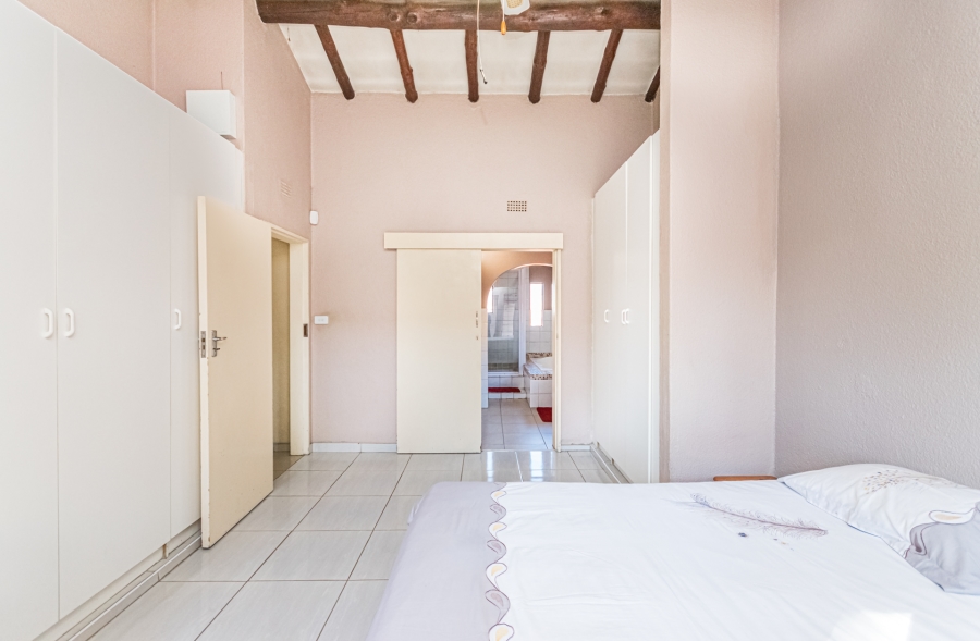 5 Bedroom Property for Sale in Doringkloof Gauteng