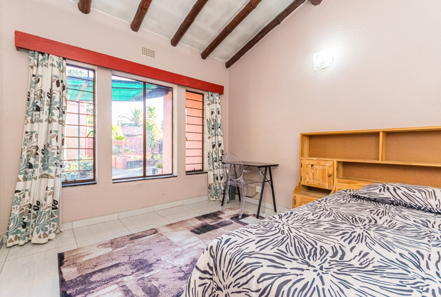 5 Bedroom Property for Sale in Doringkloof Gauteng