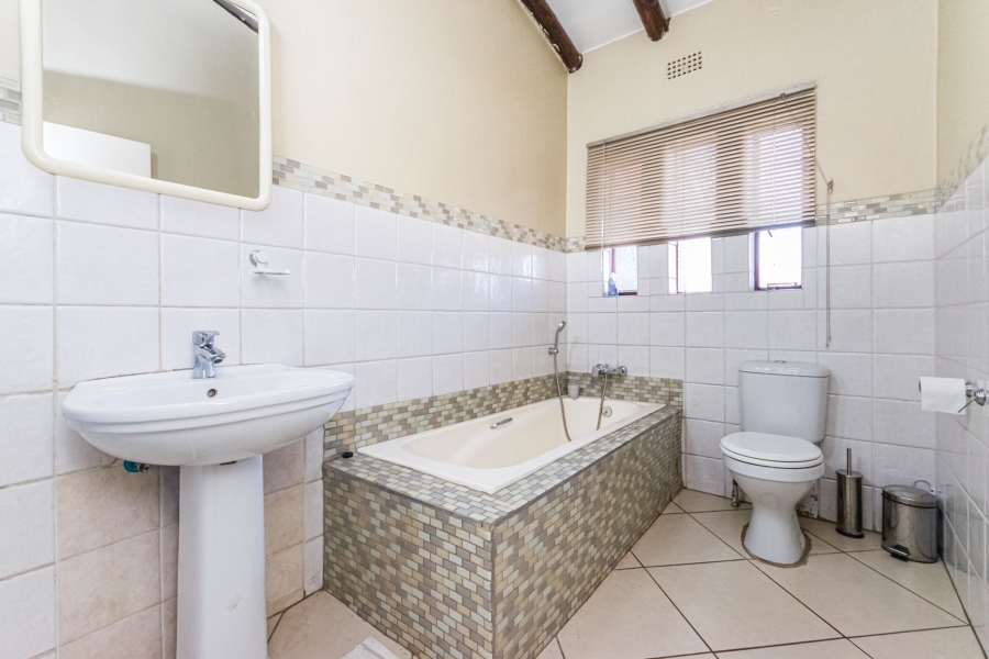 5 Bedroom Property for Sale in Doringkloof Gauteng