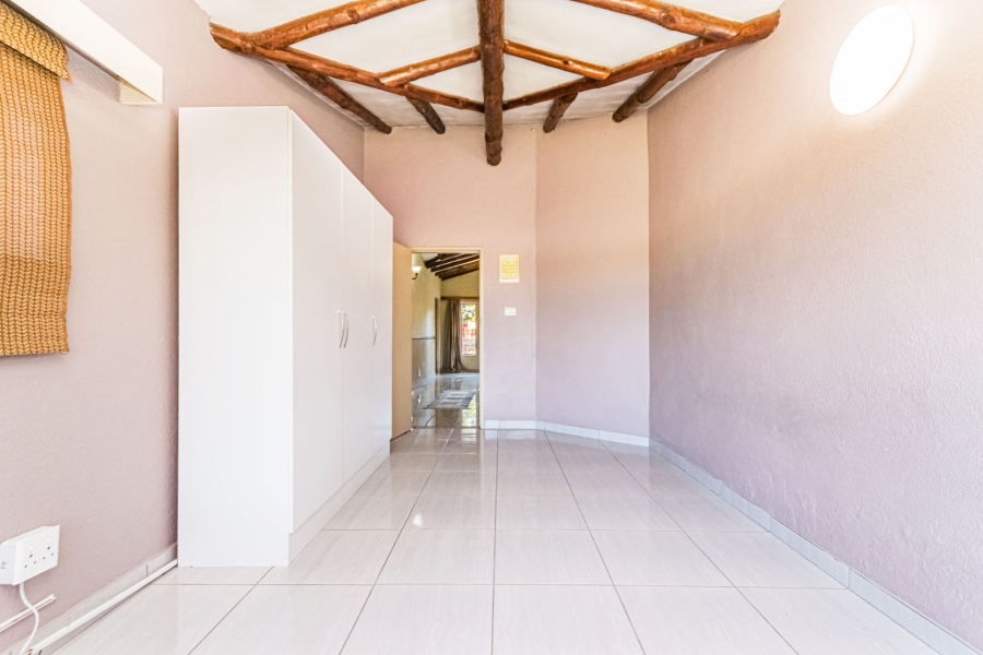 5 Bedroom Property for Sale in Doringkloof Gauteng