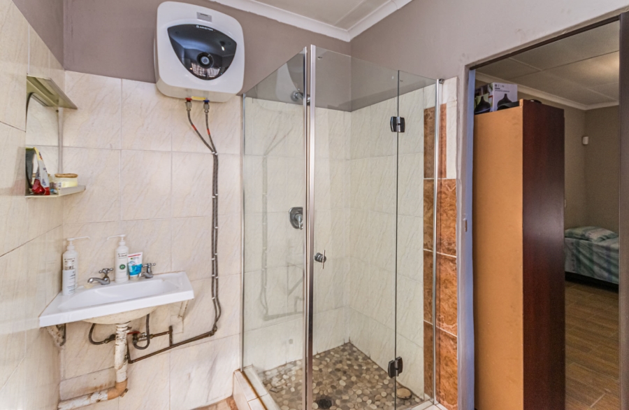 5 Bedroom Property for Sale in Doringkloof Gauteng
