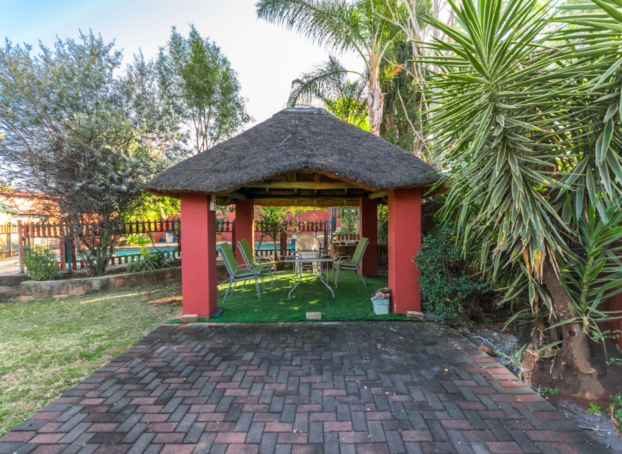 5 Bedroom Property for Sale in Doringkloof Gauteng