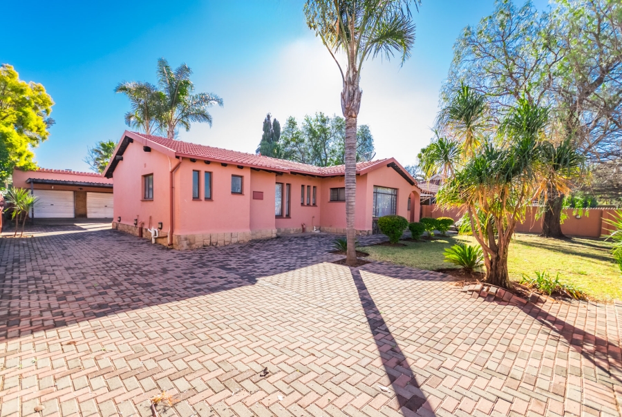 5 Bedroom Property for Sale in Doringkloof Gauteng
