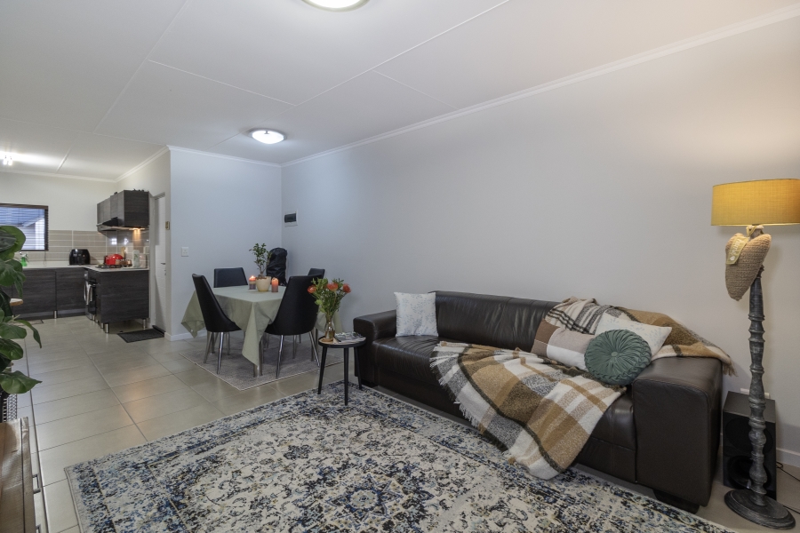 2 Bedroom Property for Sale in Greenstone Crest Gauteng