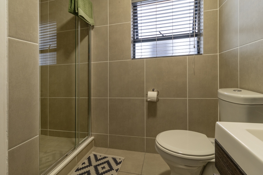2 Bedroom Property for Sale in Greenstone Crest Gauteng