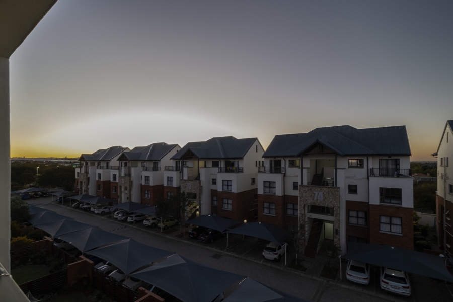2 Bedroom Property for Sale in Greenstone Crest Gauteng