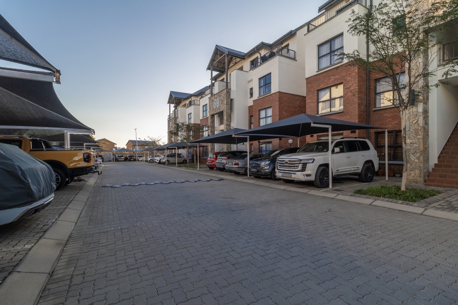 2 Bedroom Property for Sale in Greenstone Crest Gauteng