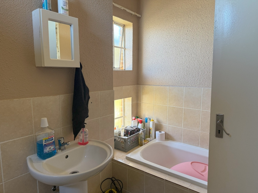 2 Bedroom Property for Sale in Laser Park Gauteng