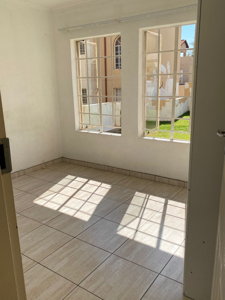 To Let 2 Bedroom Property for Rent in Noordwyk Gauteng