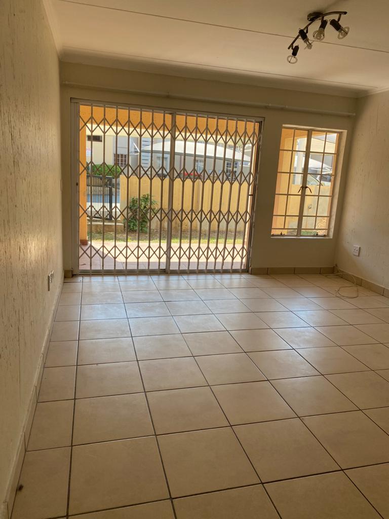 To Let 2 Bedroom Property for Rent in Noordwyk Gauteng