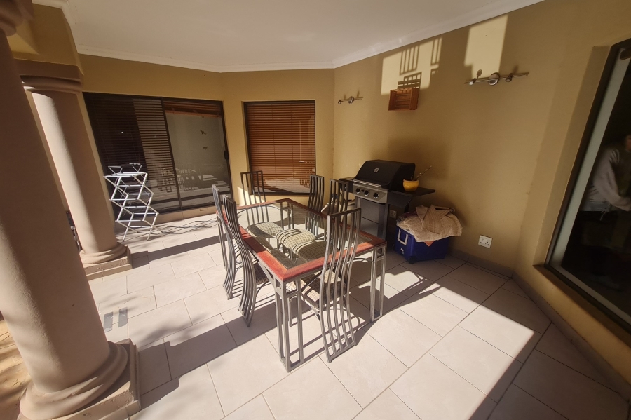 4 Bedroom Property for Sale in Ruimsig Gauteng