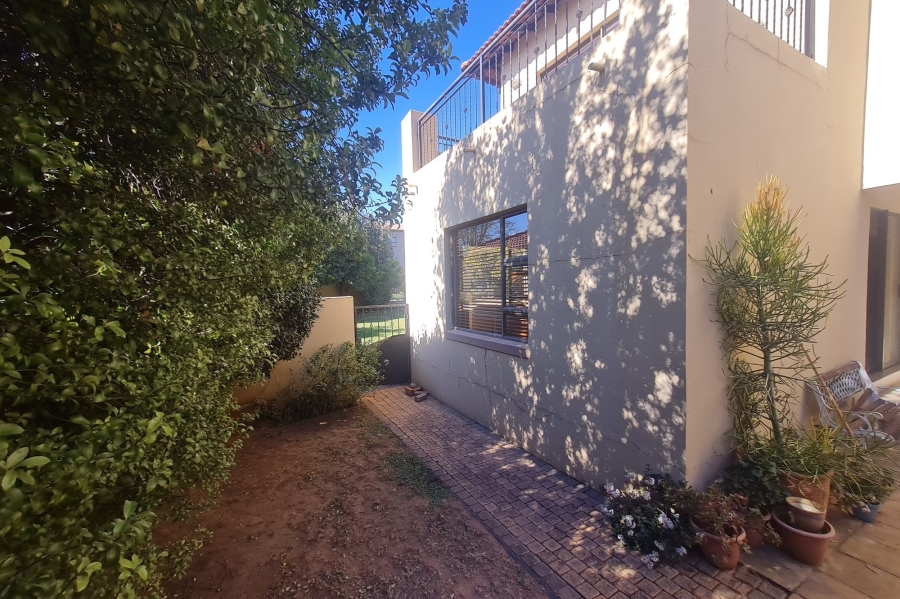 4 Bedroom Property for Sale in Ruimsig Gauteng