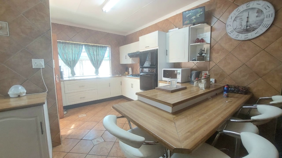 4 Bedroom Property for Sale in Vanderbijlpark SW 5 Gauteng