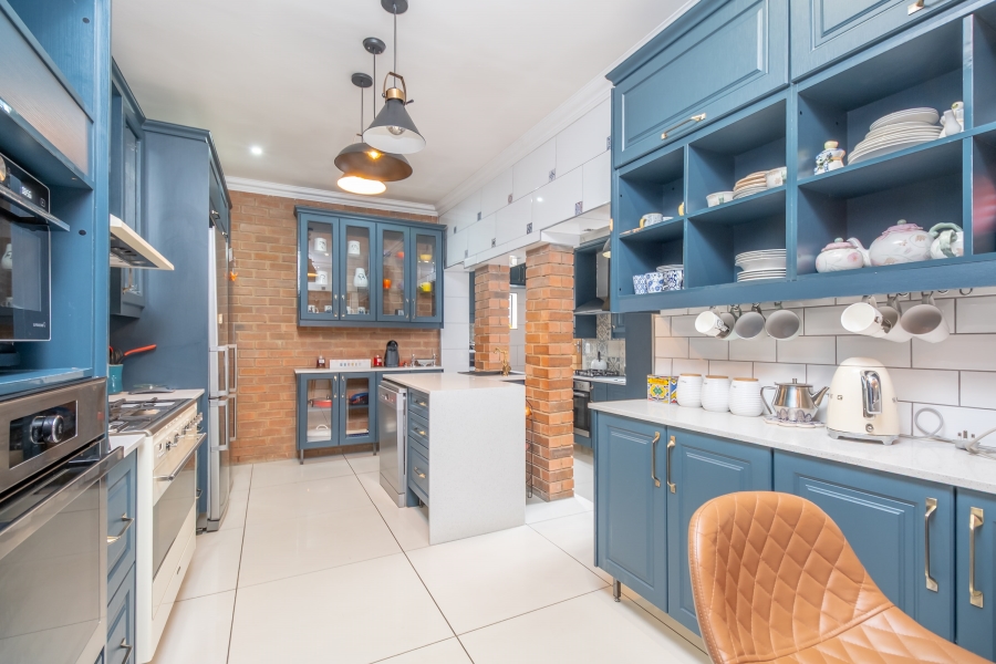 5 Bedroom Property for Sale in Quellerie Park Gauteng