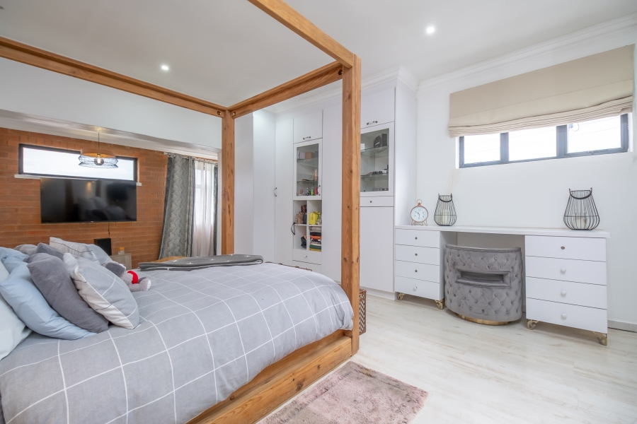 5 Bedroom Property for Sale in Quellerie Park Gauteng
