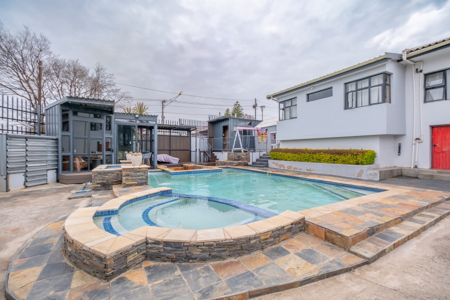 5 Bedroom Property for Sale in Quellerie Park Gauteng
