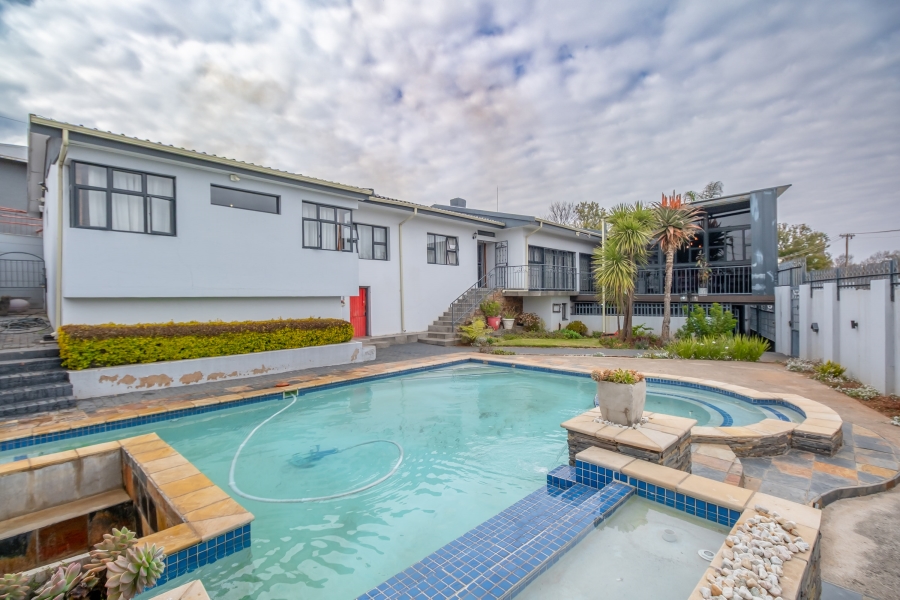 5 Bedroom Property for Sale in Quellerie Park Gauteng
