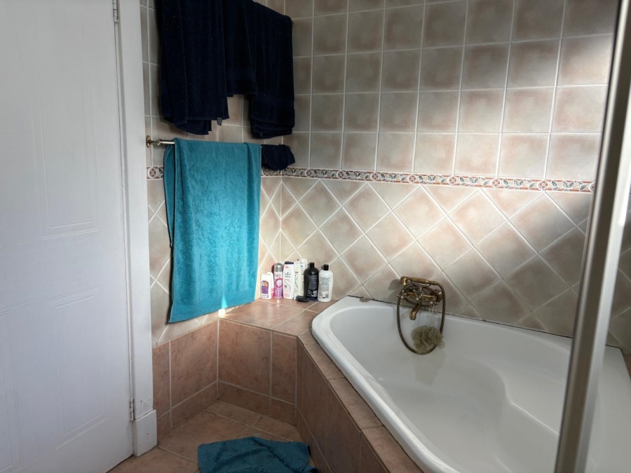 To Let 3 Bedroom Property for Rent in Riviera Gauteng