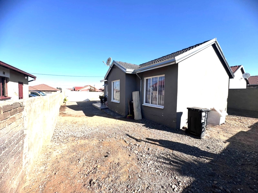 2 Bedroom Property for Sale in Roodekop Gauteng