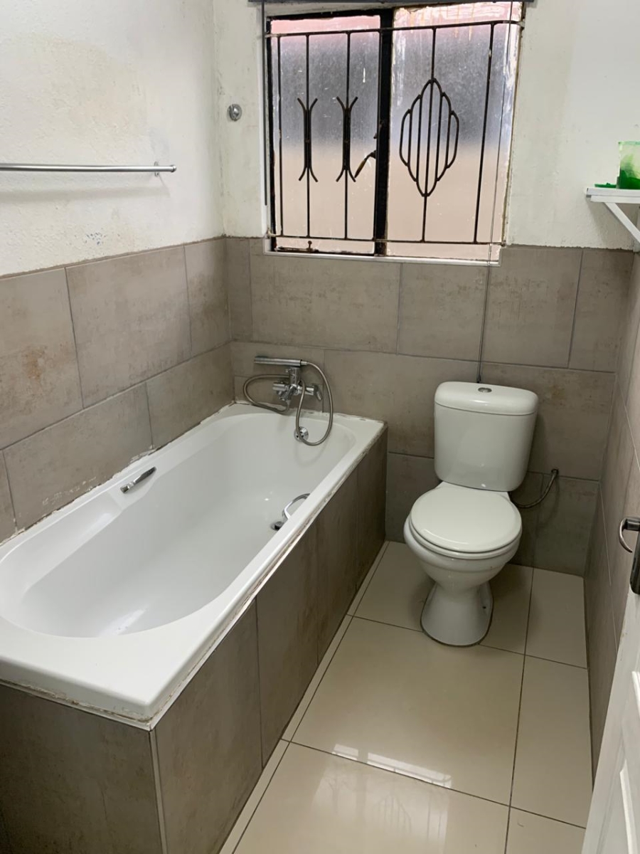2 Bedroom Property for Sale in Roodekop Gauteng