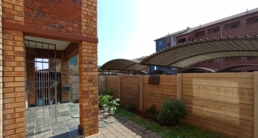 2 Bedroom Property for Sale in Montana Gauteng