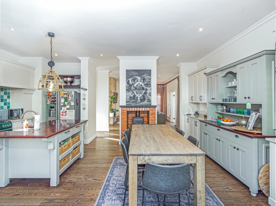 5 Bedroom Property for Sale in Fourways Gardens Gauteng