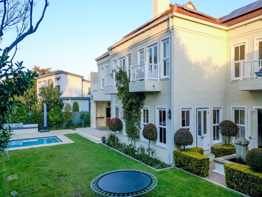 5 Bedroom Property for Sale in Fourways Gardens Gauteng