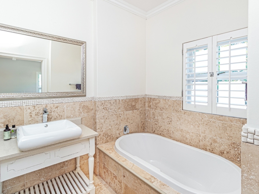 5 Bedroom Property for Sale in Fourways Gardens Gauteng