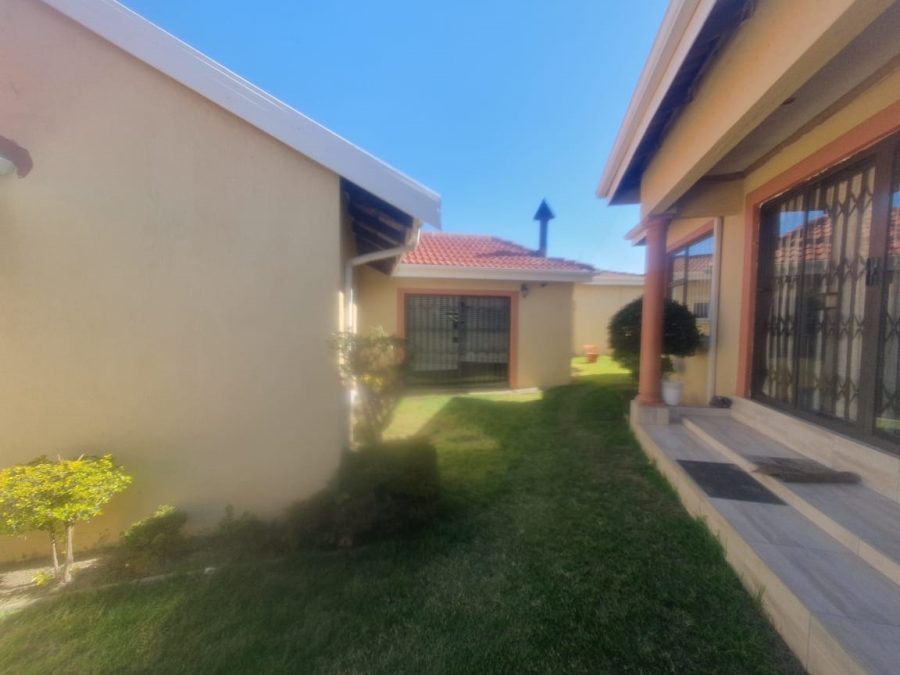 3 Bedroom Property for Sale in Meadowlands Gauteng