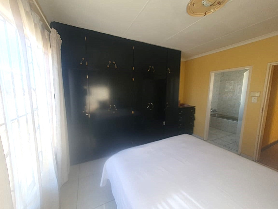 3 Bedroom Property for Sale in Meadowlands Gauteng