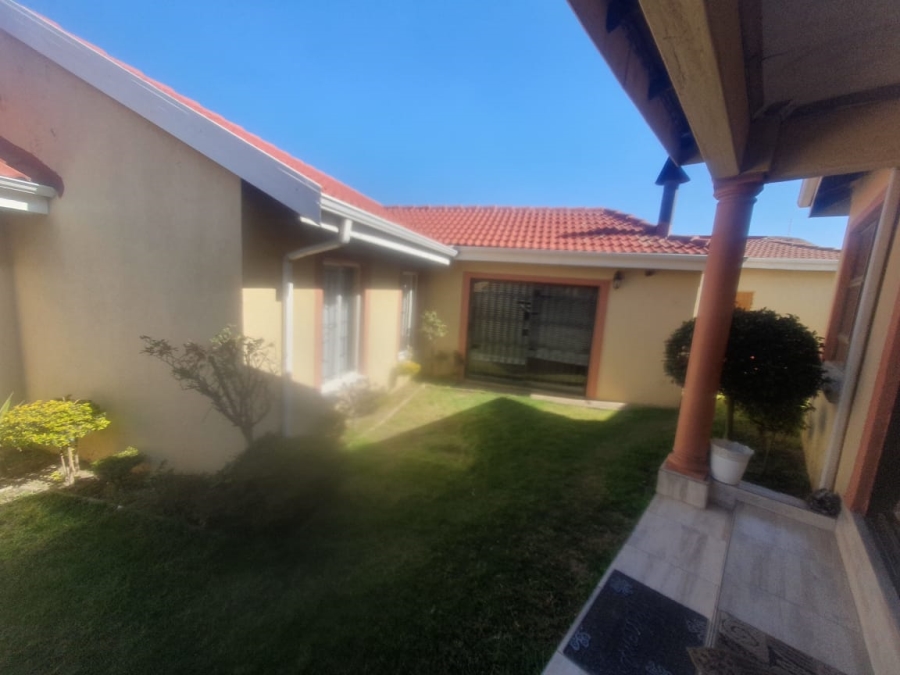 3 Bedroom Property for Sale in Meadowlands Gauteng