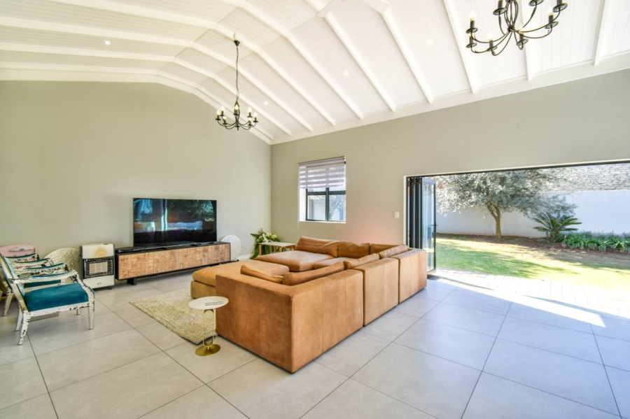 4 Bedroom Property for Sale in Midstream Ridge Gauteng