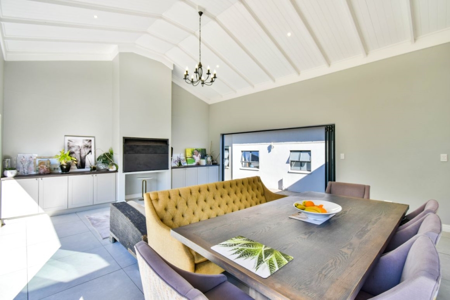 4 Bedroom Property for Sale in Midstream Ridge Gauteng