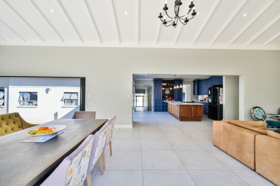 4 Bedroom Property for Sale in Midstream Ridge Gauteng