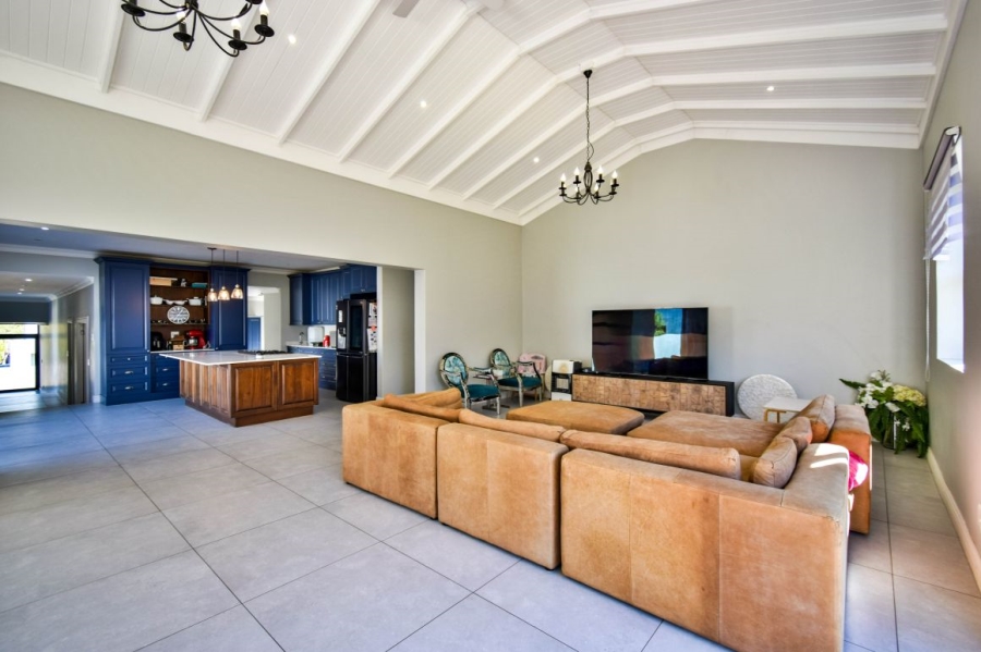 4 Bedroom Property for Sale in Midstream Ridge Gauteng