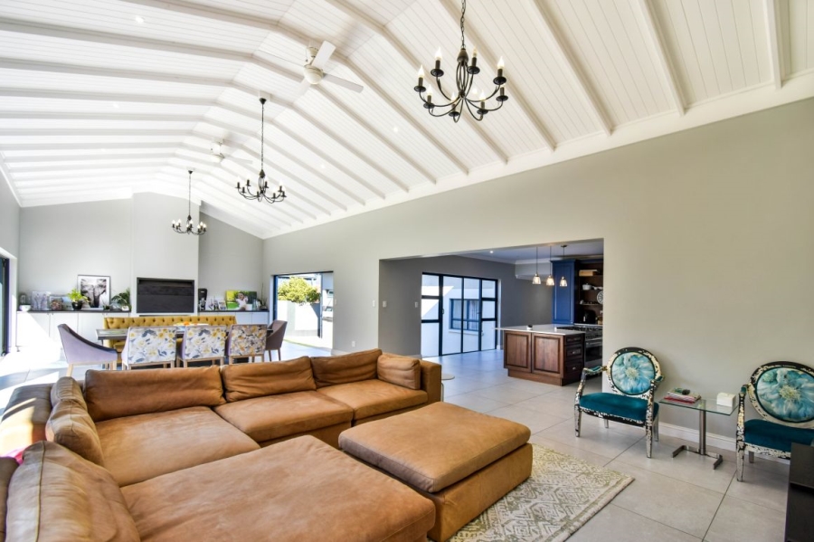 4 Bedroom Property for Sale in Midstream Ridge Gauteng