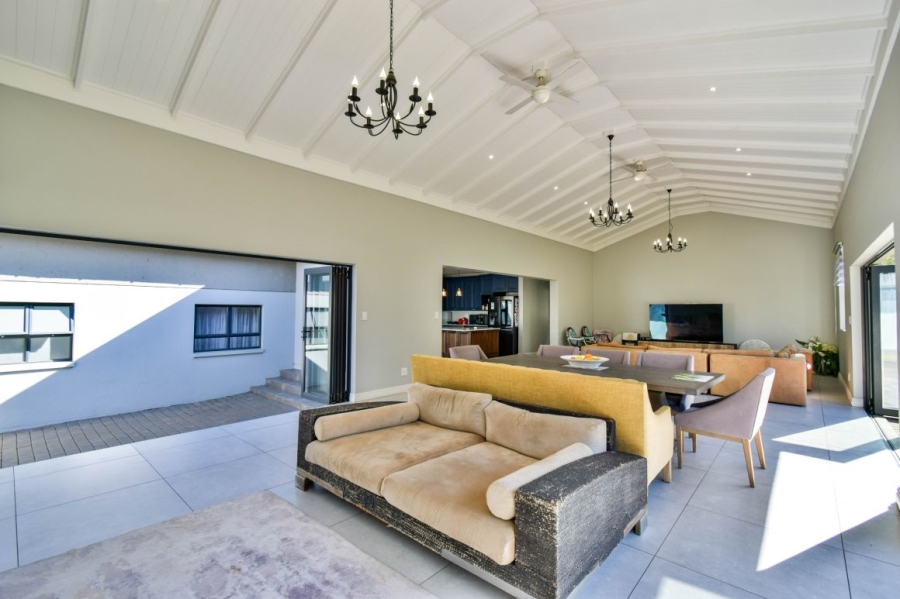 4 Bedroom Property for Sale in Midstream Ridge Gauteng