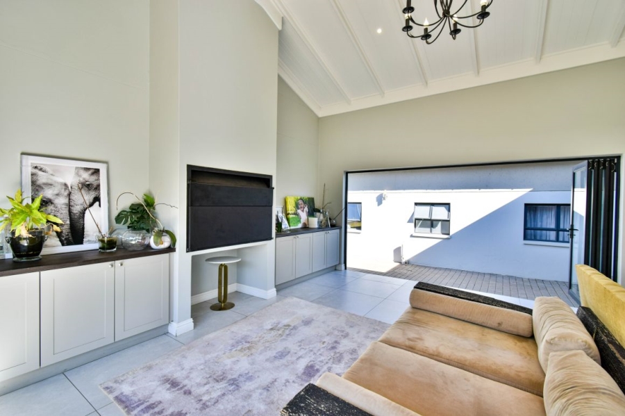 4 Bedroom Property for Sale in Midstream Ridge Gauteng