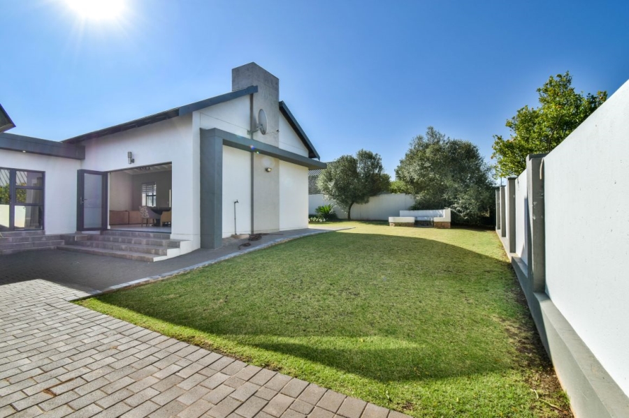 4 Bedroom Property for Sale in Midstream Ridge Gauteng
