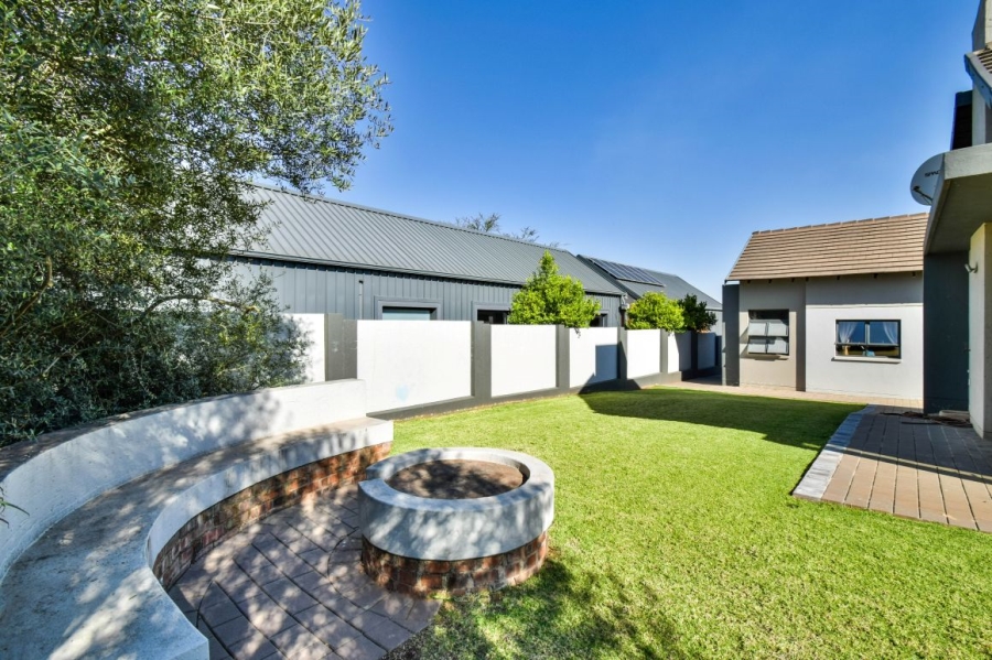4 Bedroom Property for Sale in Midstream Ridge Gauteng
