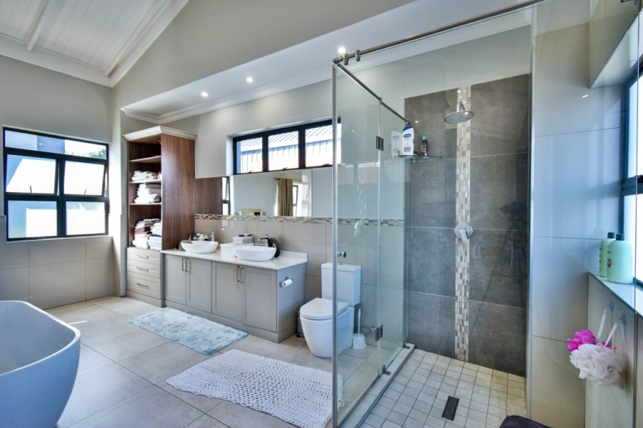 4 Bedroom Property for Sale in Midstream Ridge Gauteng