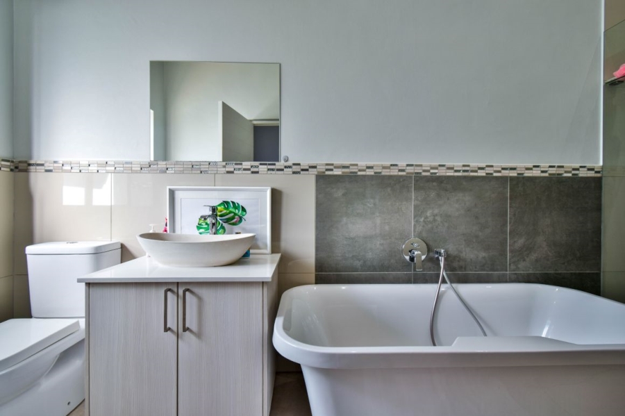 4 Bedroom Property for Sale in Midstream Ridge Gauteng