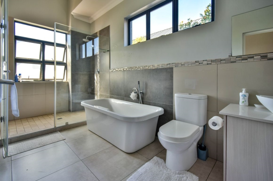 4 Bedroom Property for Sale in Midstream Ridge Gauteng